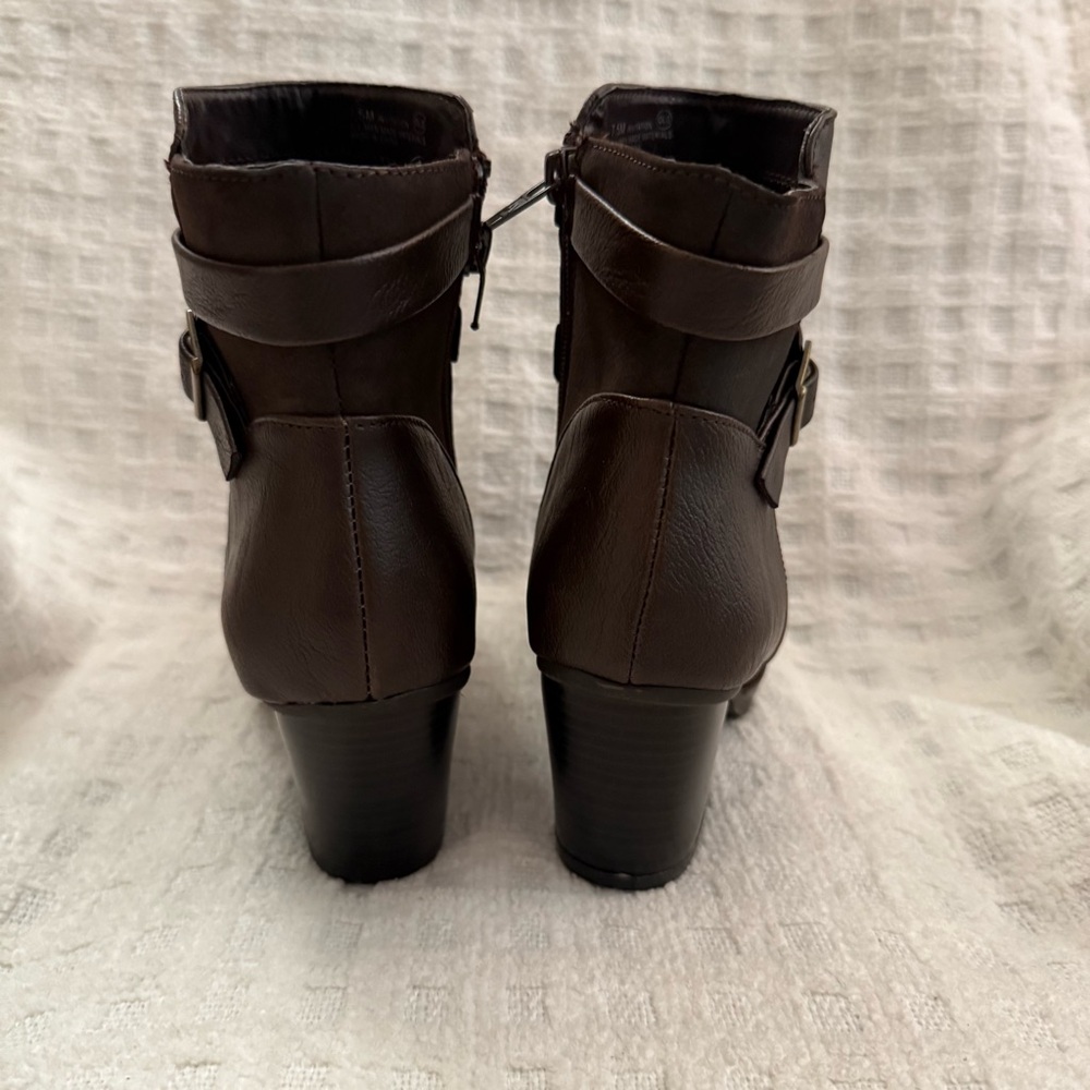 A2 Aerosoles Ankle Boots Invitation Brown Faux Leather Side Zip Heels - Picture 5 of 14